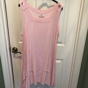 Sleeveless pink long top